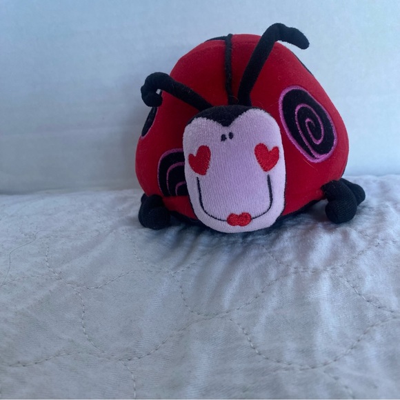 Happy House rattle red ladybug 5” embroidered hearts on face love bug 2001 Vtg - Picture 2 of 6